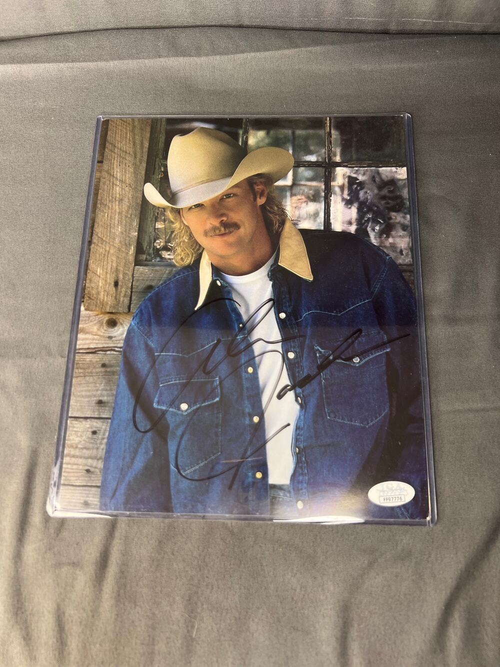 Alan Jackson Signed 1997 Tour Merch JSA Authenticated